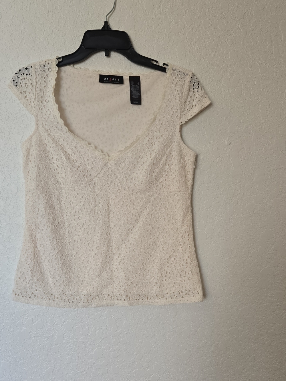 Axcess Cream Lace Cap-Sleeve V-Neck Top